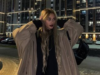 cam strip tease LizaKitchin