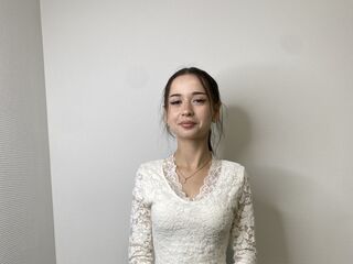 camwhore masturbating with dildo LouiseUsie
