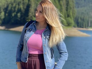 free webcam chatroom LovelyMaia