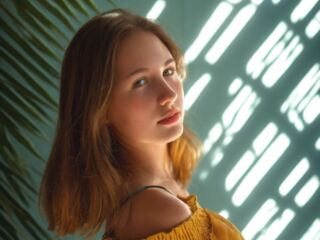 free live cam chat LucettaHarder