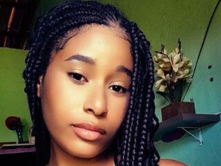 naked cam girl photo LuiseHuebsch