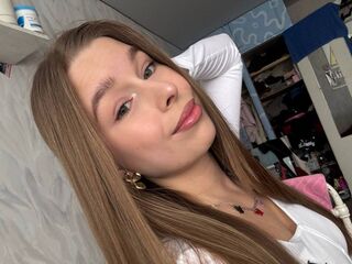 masturbating camgirl LynnDiaz