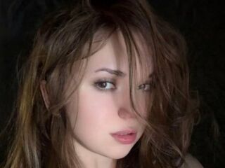 topless webcam girl MIaViia