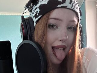 camgirl masturbating with sex toy MaritaRuff