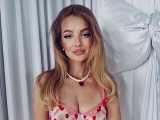 webcamgirl chatroom MayaGal