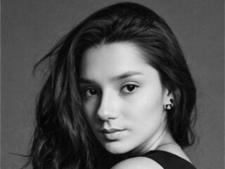 naked webcam girl MaybelleMenjes