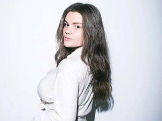 camgirl playing with sextoy MelaniMell