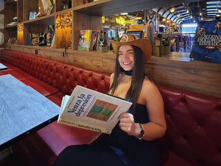 adult webcam chatroom MelanyCol