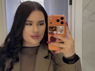 topless camgirl MilaCrew