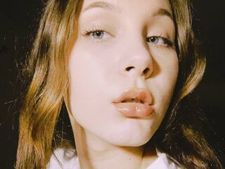 cam girl playing with sextoy MilaWillson