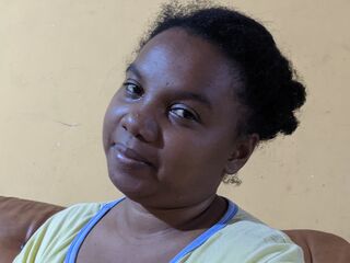 nude webcam MomoRazafy