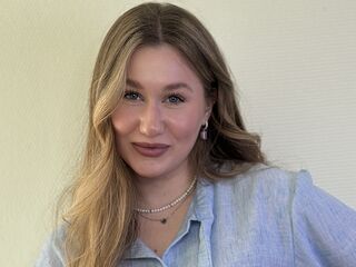 beautiful webcamgirl NatashiaBodin