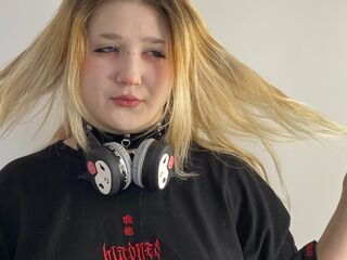 cam girl playing with vibrator PilarVanhee