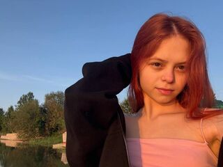 naked camgirl fingering pussy RebaDoty