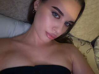 chatroom web cam RhiannonJumper
