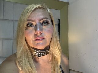 girl shaving pussy RoxaneGrace