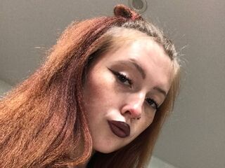 cam girl playing with dildo RubiRousen