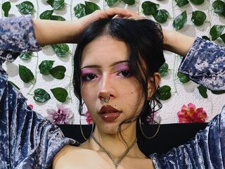 girl chatroom SarahEarhart