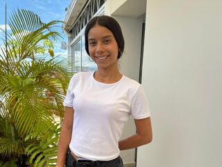 camgirl fingering pussy SarayRios