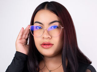 naked camgirl masturbating with vibrator SerenaDupont