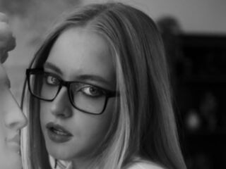 cam girl fingering SheliaEdwards