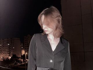 hot cam girl fingering pussy ShirleenWiens