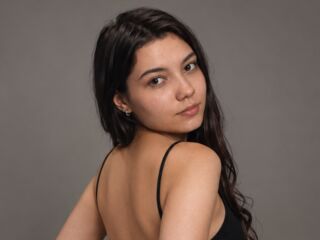 topless girl SophieShark