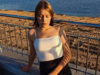 free nude webcam SuziBarringer