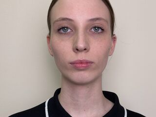 camwhore masturbating with sextoy TenishaSherfey