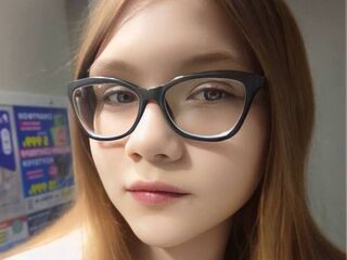 cam girl masturbating TessaGlower