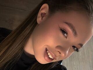 girl fingering pussy TessaSun