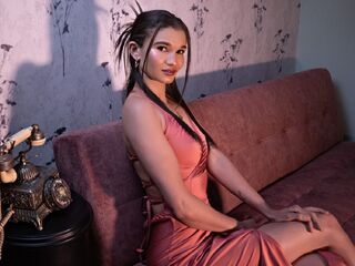 camslut fingering shaved pussy TiaraDanes