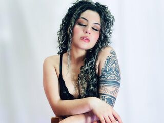 topless webcamgirl TinyMeyer