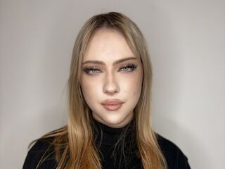 cam girl masturbating VirgieJanosek