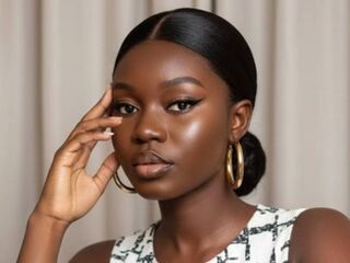 camslut fingering shaved pussy ViviSpark