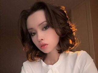 naked camgirl fingering pussy WillenaShake
