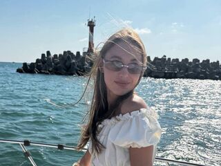 webcam chat room YaekoBrowers