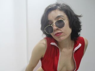 nude gamgirl YurikoMia